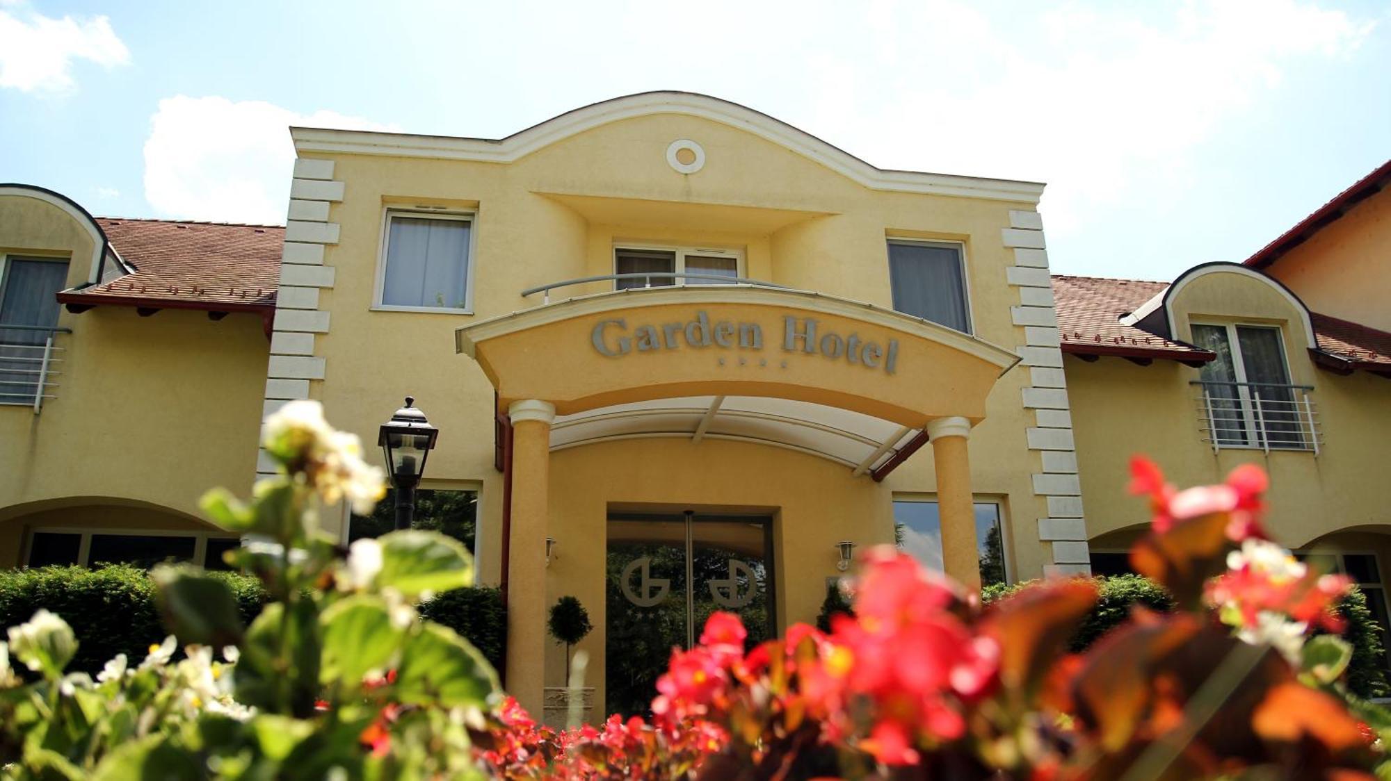 Garden Hotel Wellness Es Konferencia Solnok Dış mekan fotoğraf