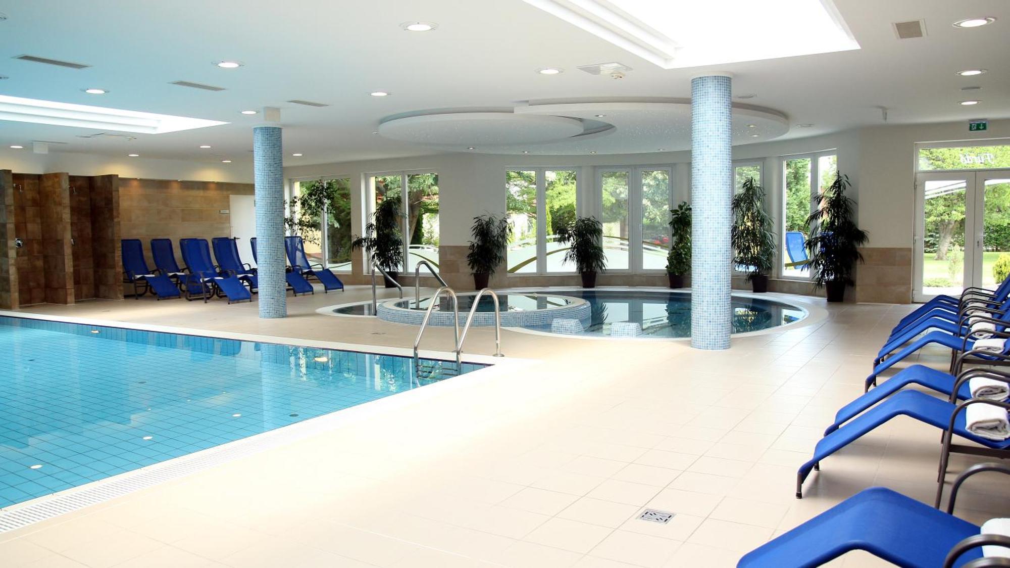 Garden Hotel Wellness Es Konferencia Solnok Konforlar fotoğraf