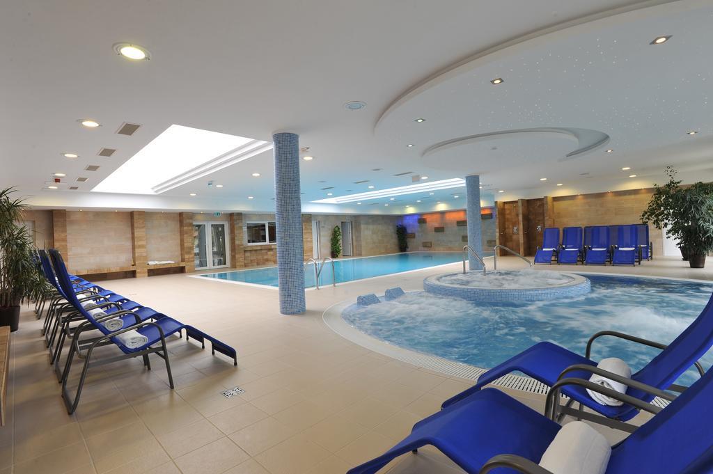 Garden Hotel Wellness Es Konferencia Solnok Dış mekan fotoğraf