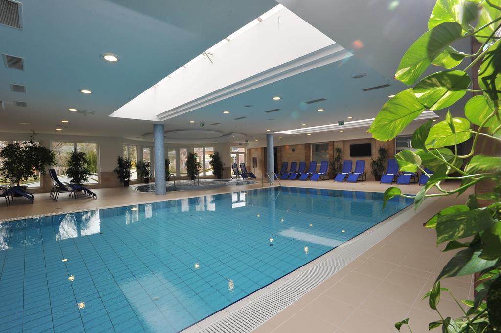 Garden Hotel Wellness Es Konferencia Solnok Dış mekan fotoğraf