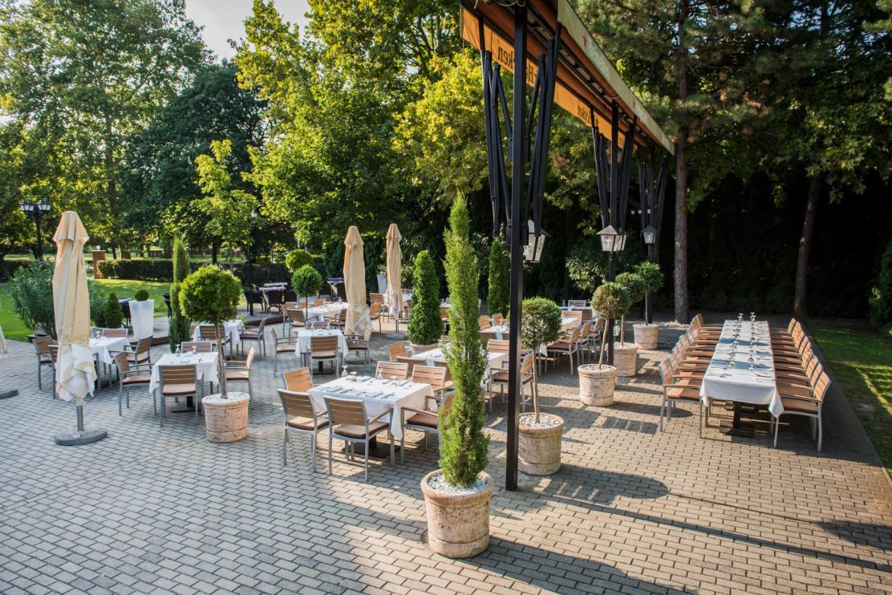 Garden Hotel Wellness Es Konferencia Solnok Dış mekan fotoğraf